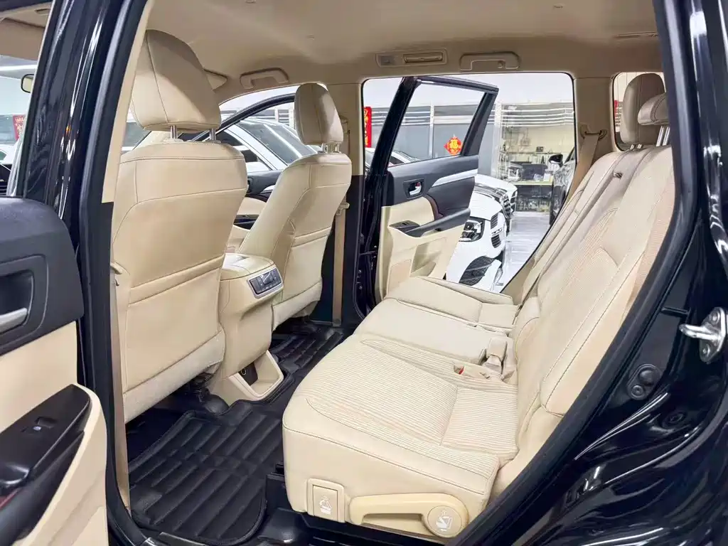 Toyota Highlander 2015 2.0T Elite 7 мест