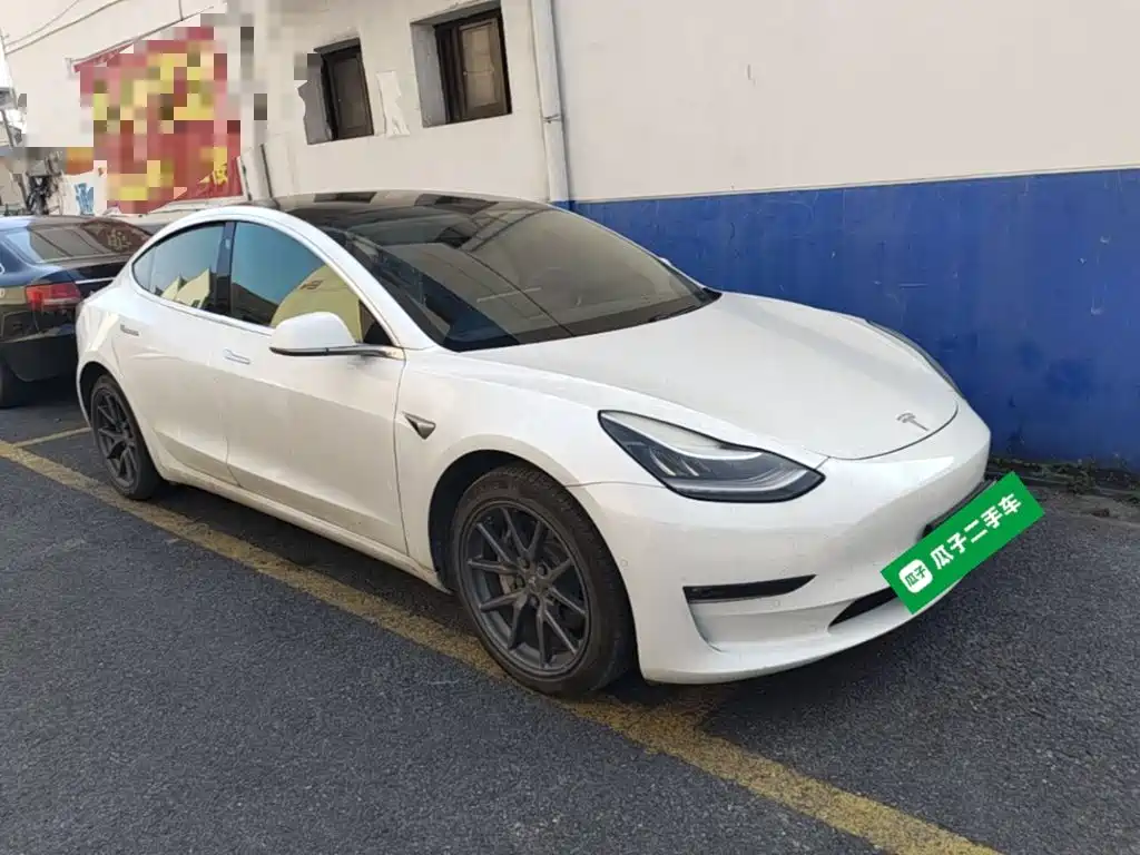 Tesla Model 3 — миниатюра 4