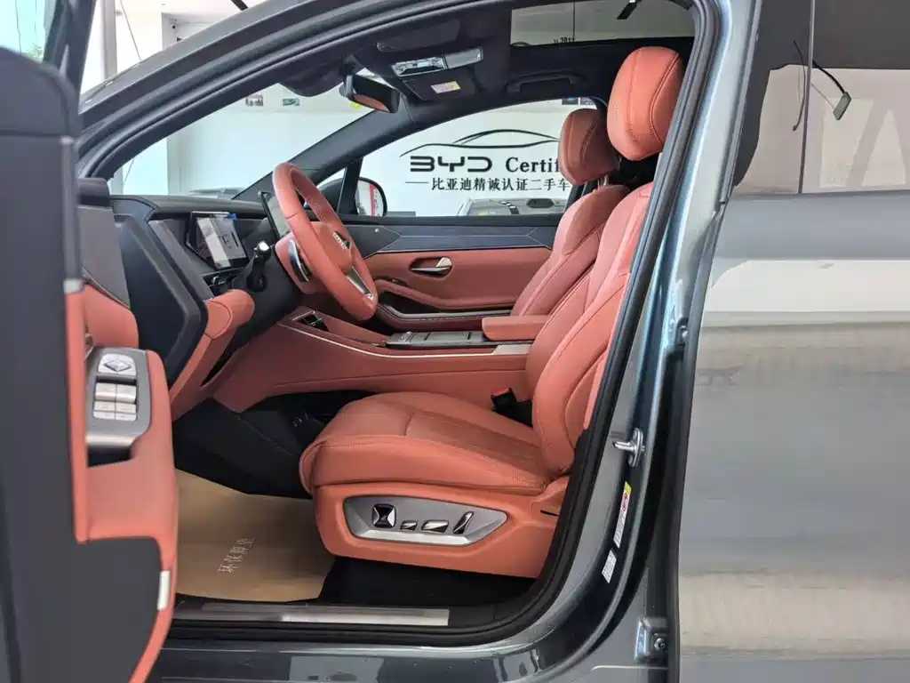 BYD Tang L L 2025 DM 175KM