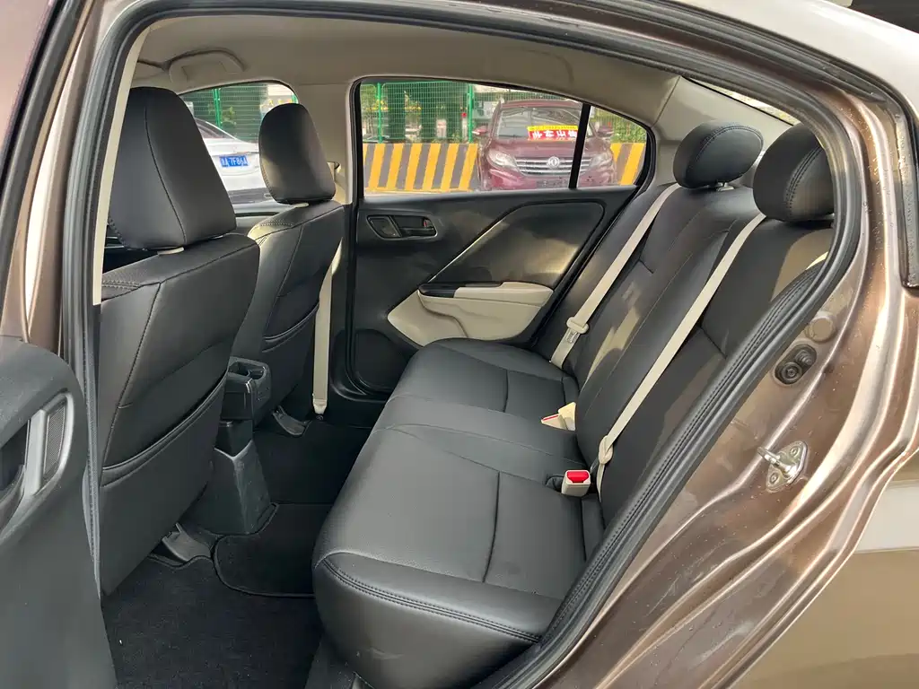 Honda Greiz 1.5L CVT Classic Edition, фото 5
