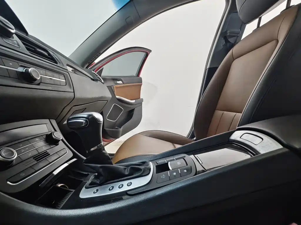 Roewe Wei Wei 550 — миниатюра 11
