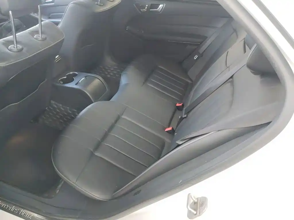 Mercedes-Benz E-Class — миниатюра 17