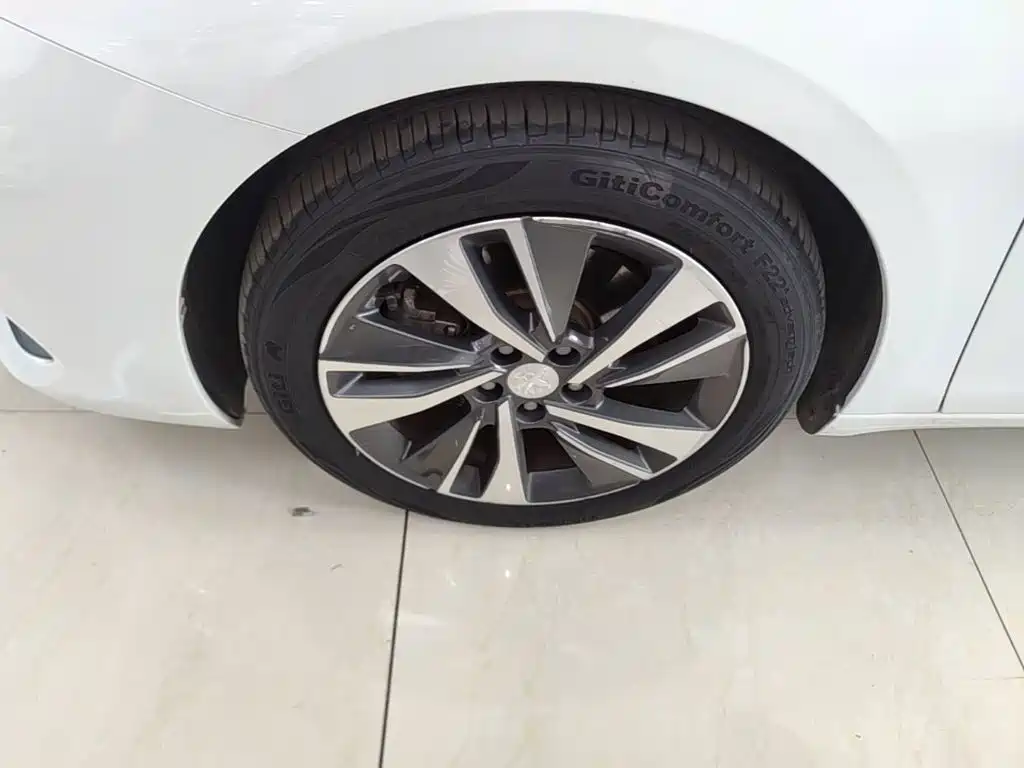 Peugeot 408 — миниатюра 23