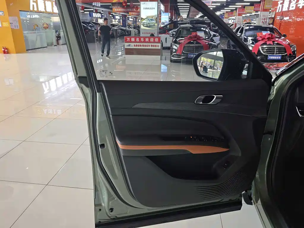 Ford Equator Sport — миниатюра 13
