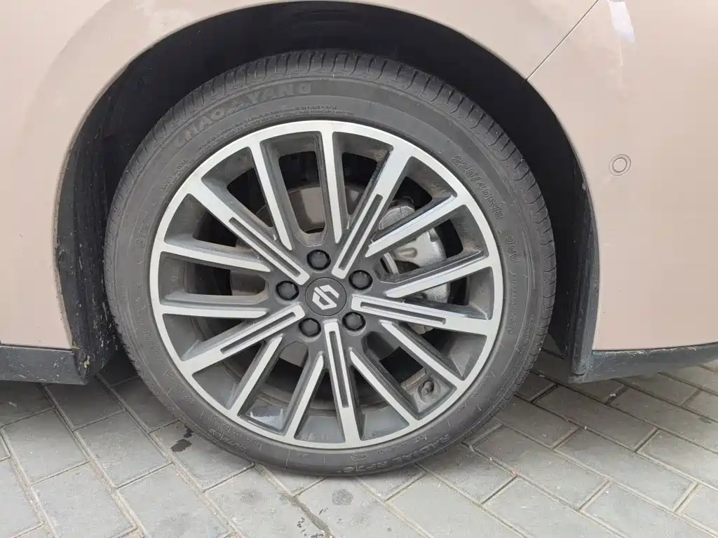 Leapmotor Leapmotor B01 — миниатюра 8