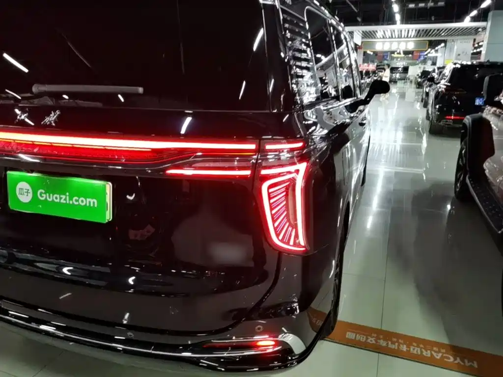 Hongqi Hongqi HQ9 PHEV — миниатюра 8