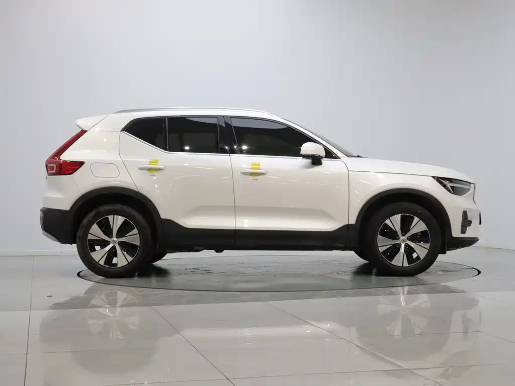 Volvo XC40 — миниатюра 9