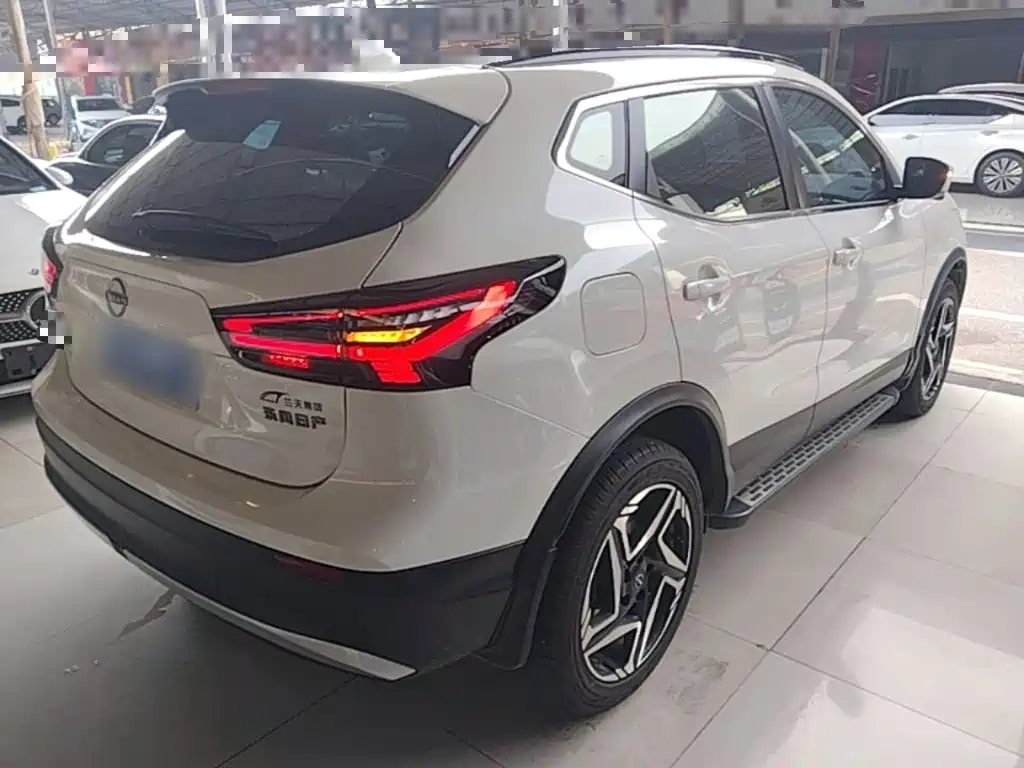 Nissan Qashqai — миниатюра 7