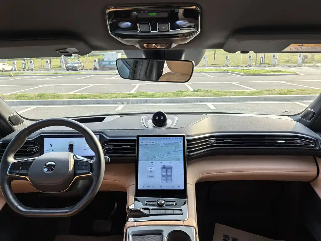 NIO ES8 2022 100kWh мест