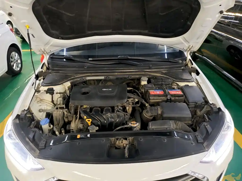 Hyundai Elantra — миниатюра 20