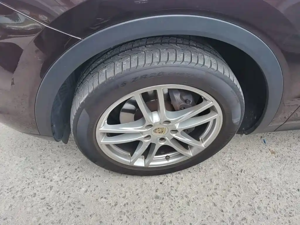 Porsche Cayenne — миниатюра 23