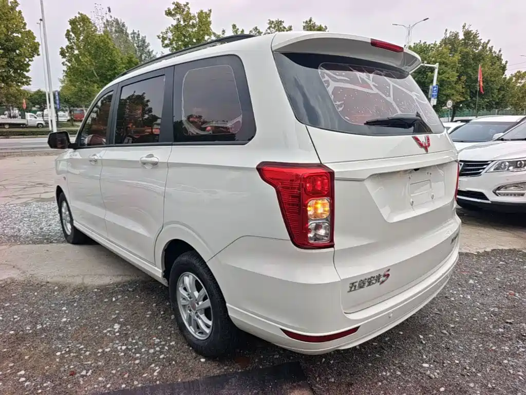 Wuling Hongguang — миниатюра 5