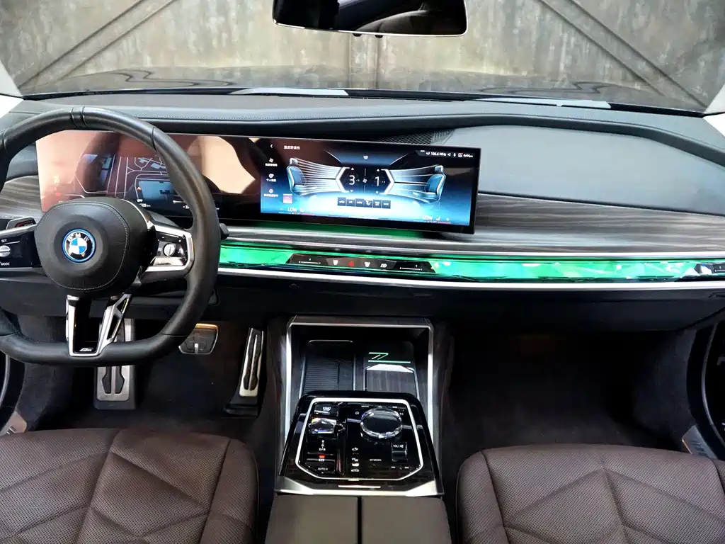 BMW i7 — миниатюра 7
