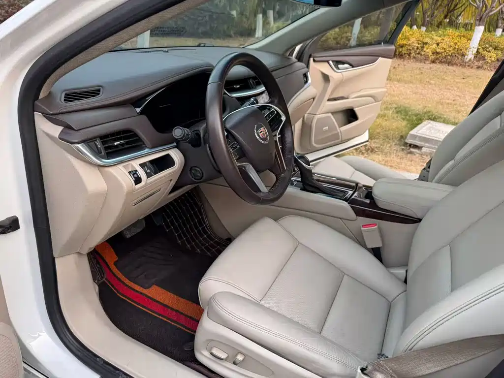 Cadillac XTS 2013 28T Comfort