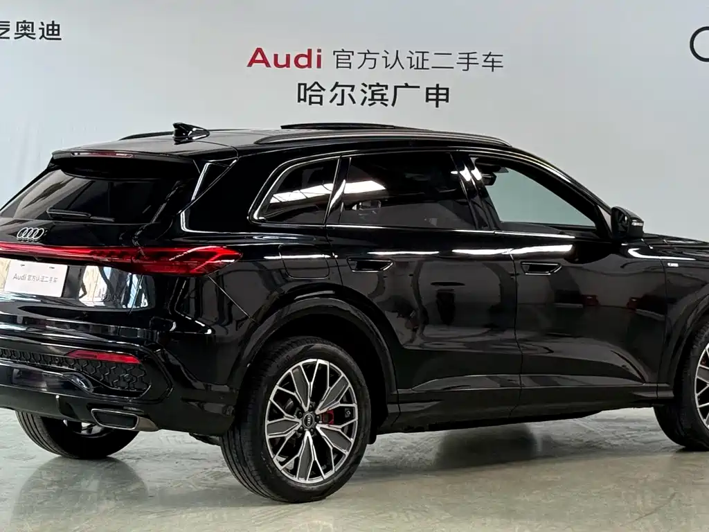 Audi Q5L — миниатюра 2