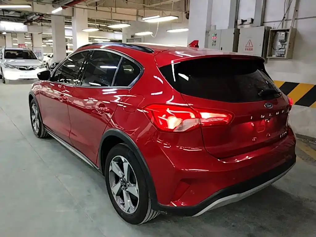 Ford Focus Active — миниатюра 23