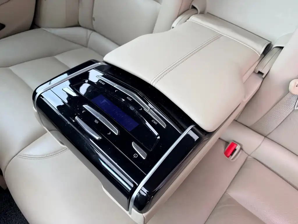 Cadillac XTS — миниатюра 9