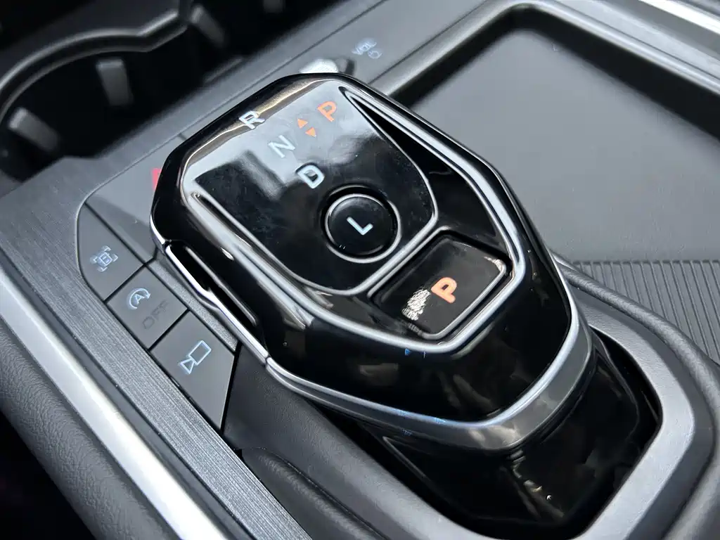 Ford Edge — миниатюра 26