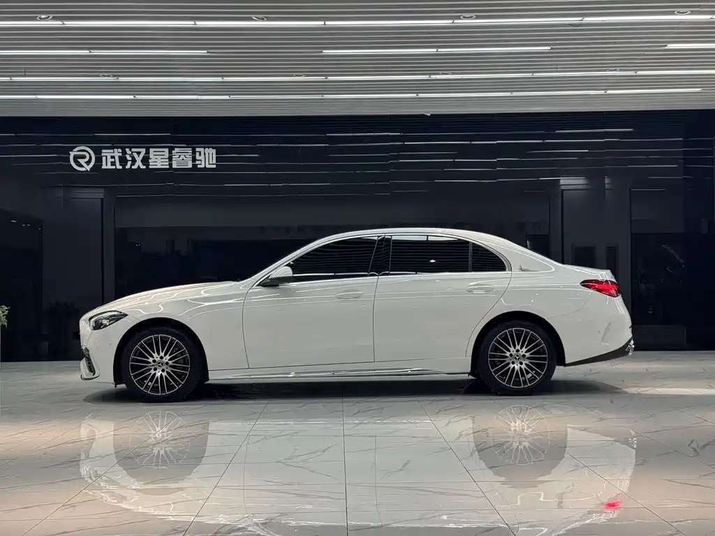 Mercedes-Benz C-Class — миниатюра 3