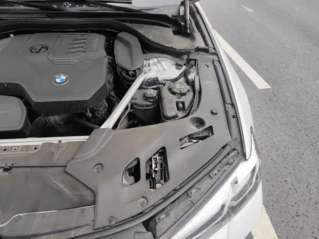 BMW 5 Series — миниатюра 22