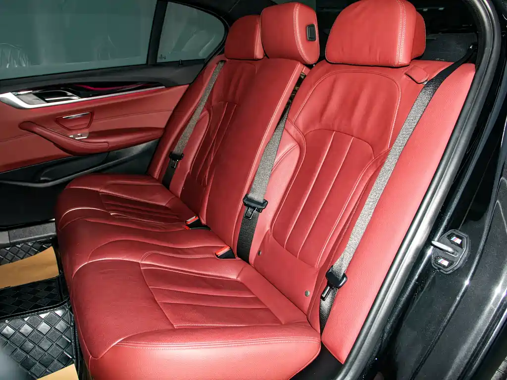 BMW 5 Series — миниатюра 16