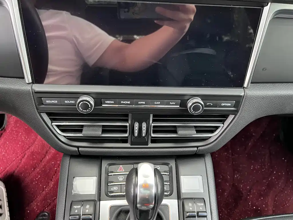 Porsche Macan — миниатюра 12