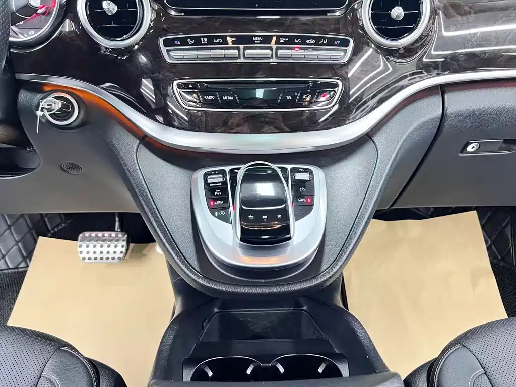 Mercedes-Benz V-Class — миниатюра 20