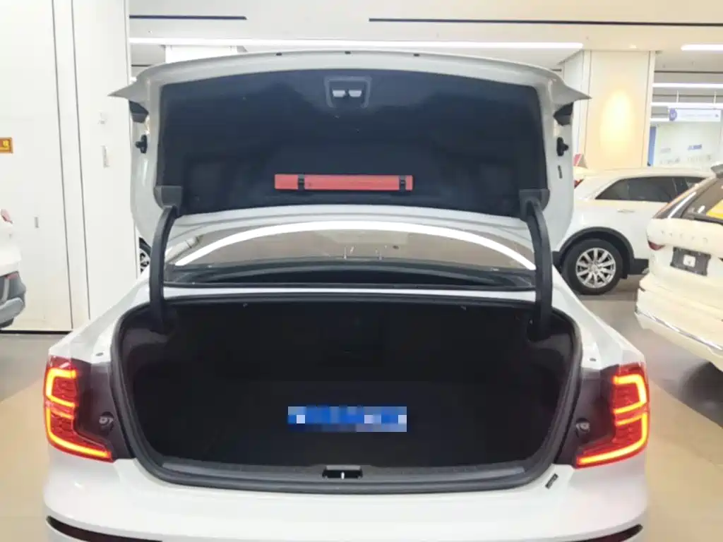 Volvo S60 — миниатюра 19