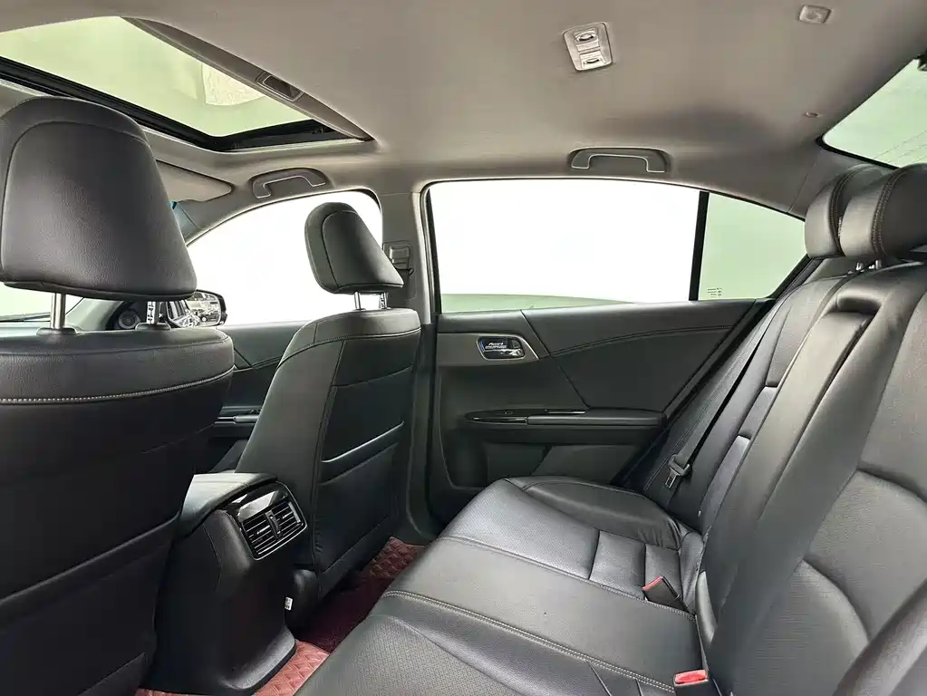 Honda Accord — миниатюра 19