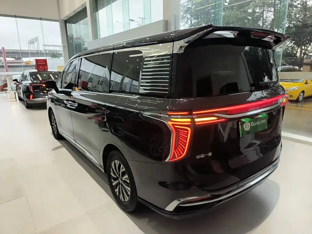 Hongqi Hongqi HQ9 PHEV — миниатюра 5