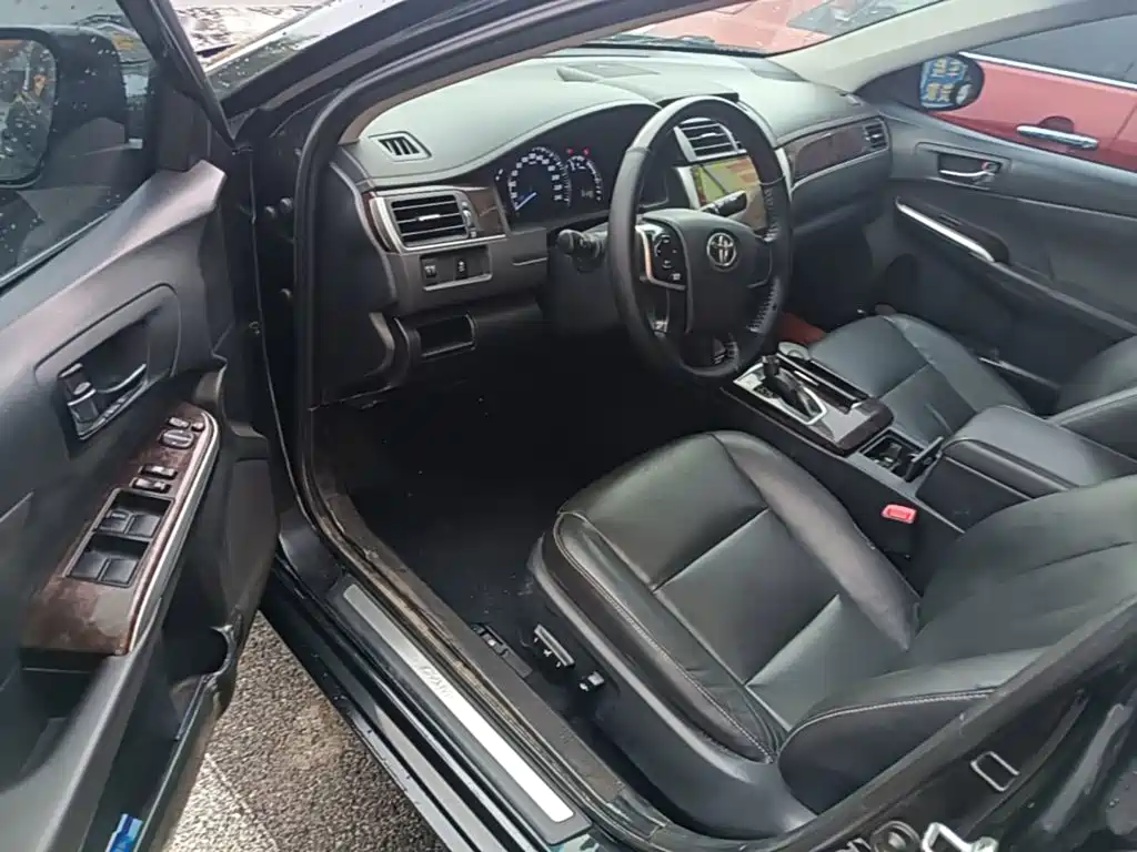 Toyota Camry — миниатюра 16