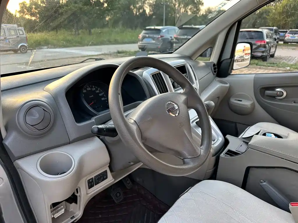 Nissan NV200 — миниатюра 14