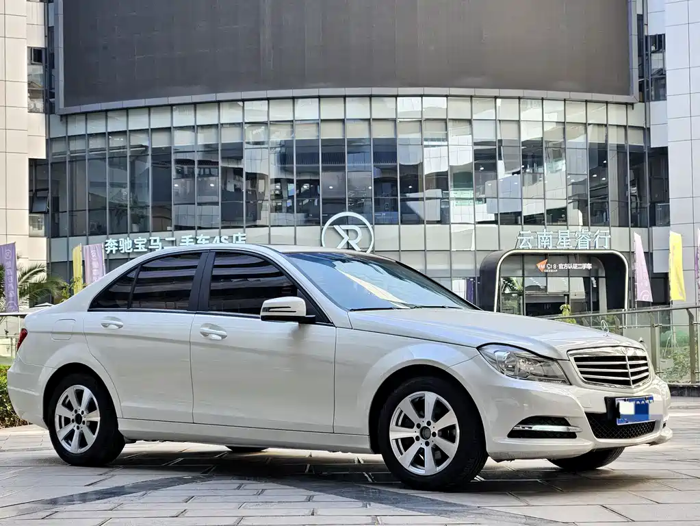 Mercedes-Benz C-Class — миниатюра 3