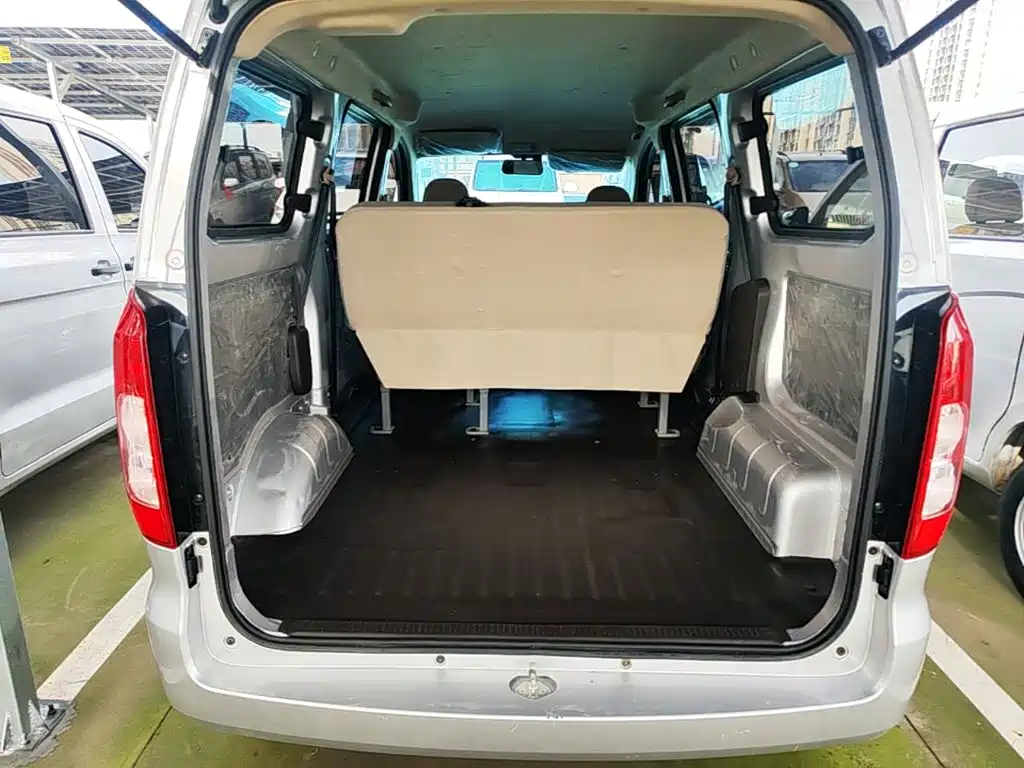 Wuling Hongguang V — миниатюра 19