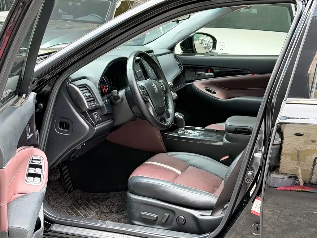 Toyota Crown 2017 2.0T Sport