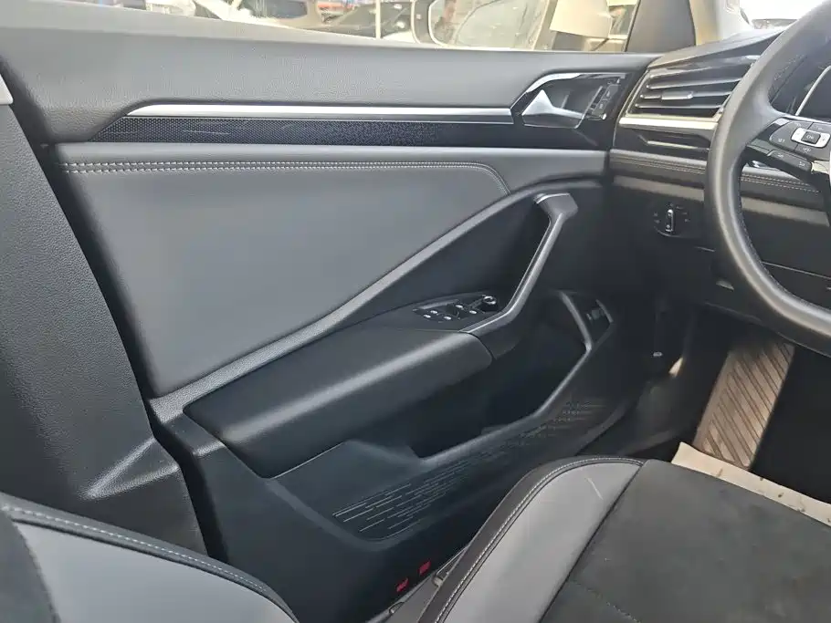 Volkswagen Sagitar — миниатюра 7