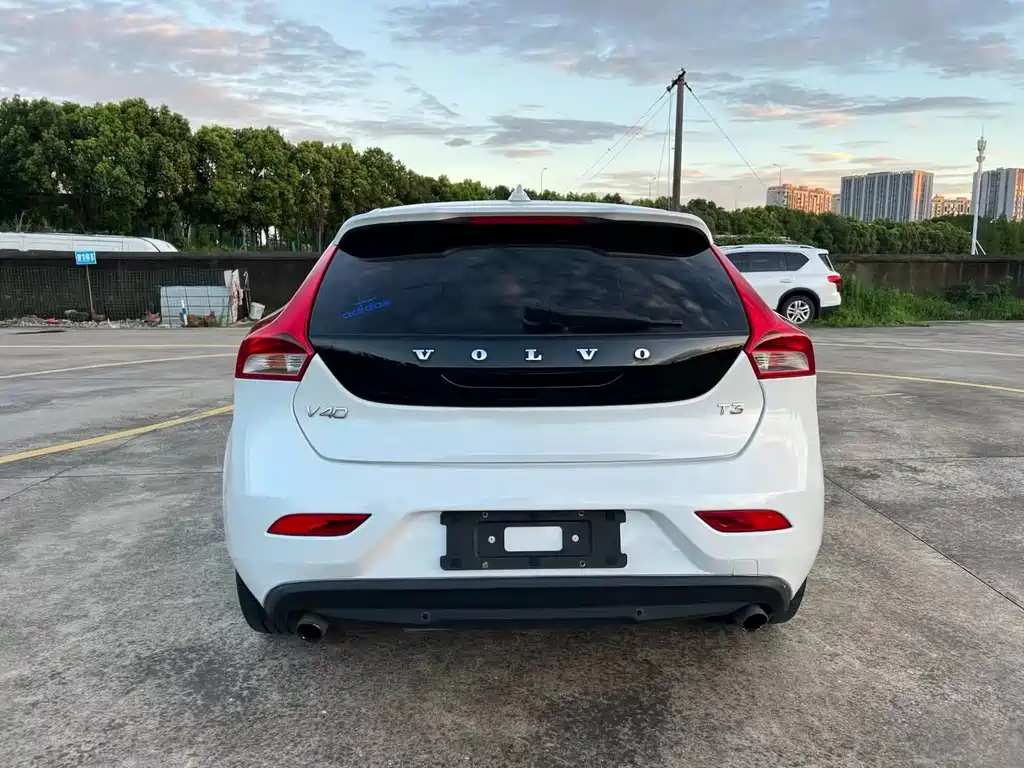 Volvo V40 — миниатюра 8