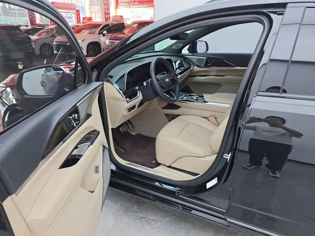 Cadillac XT5 — миниатюра 11