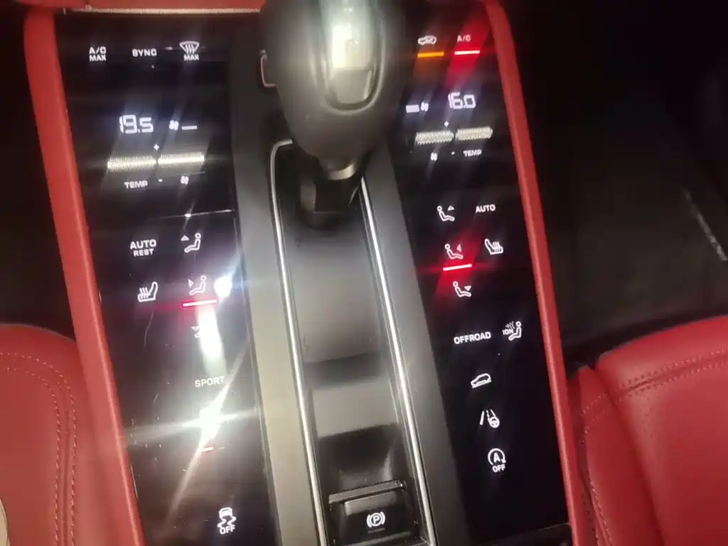 Porsche Macan — миниатюра 14