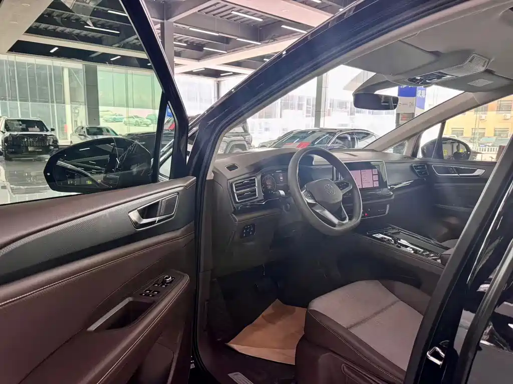 Volkswagen Viloran — миниатюра 4
