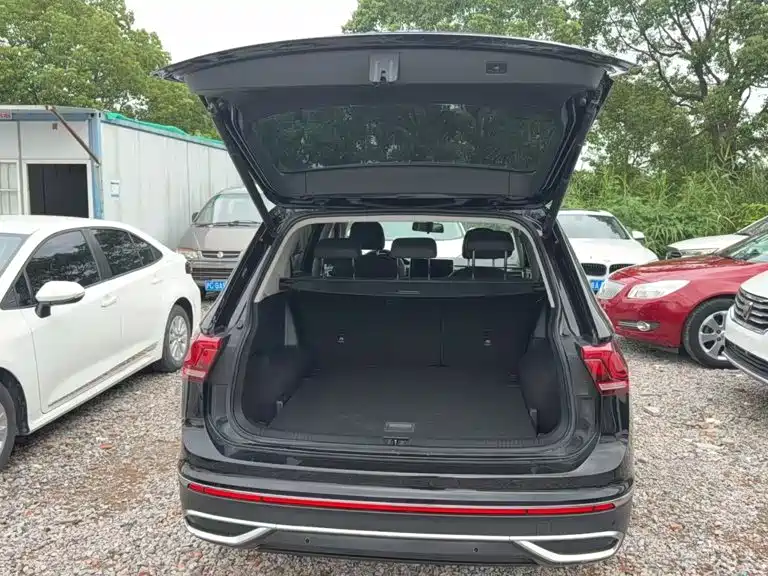 Volkswagen Tiguan L — миниатюра 5