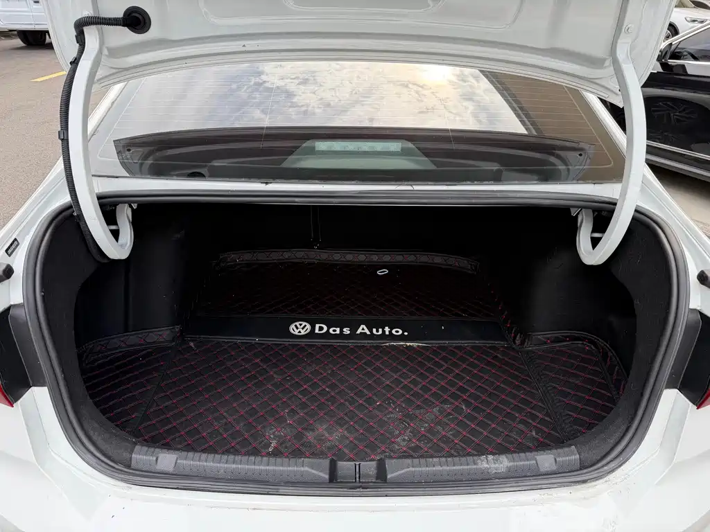 Volkswagen Lavida — миниатюра 11
