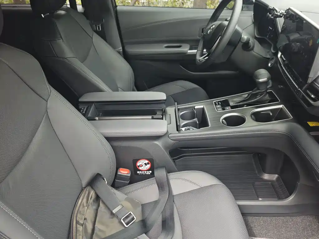 Toyota Sienna — миниатюра 8