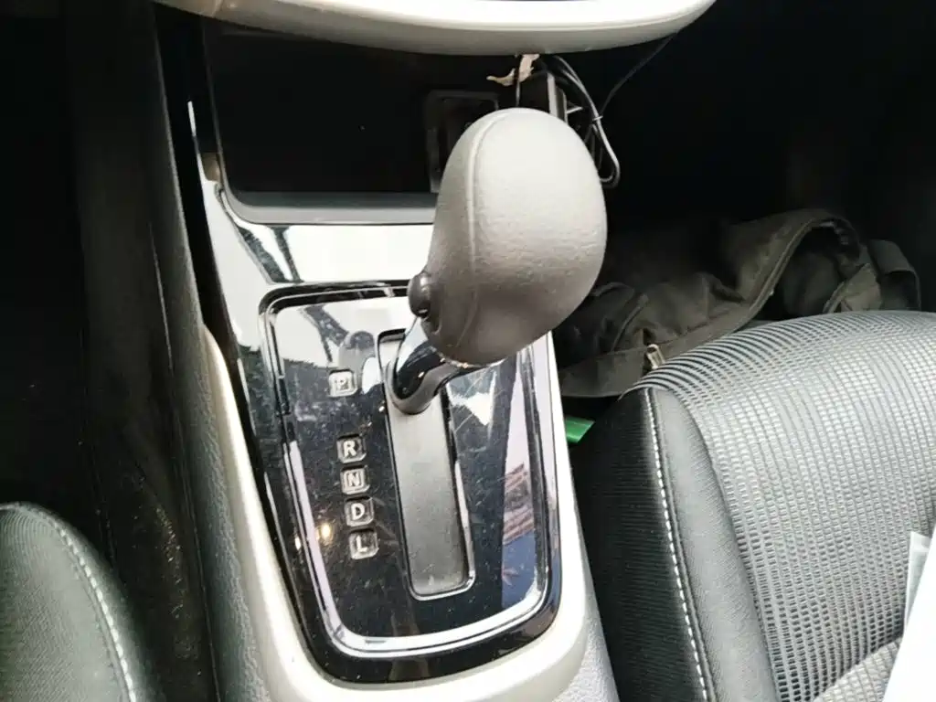 Nissan Tiida — миниатюра 14