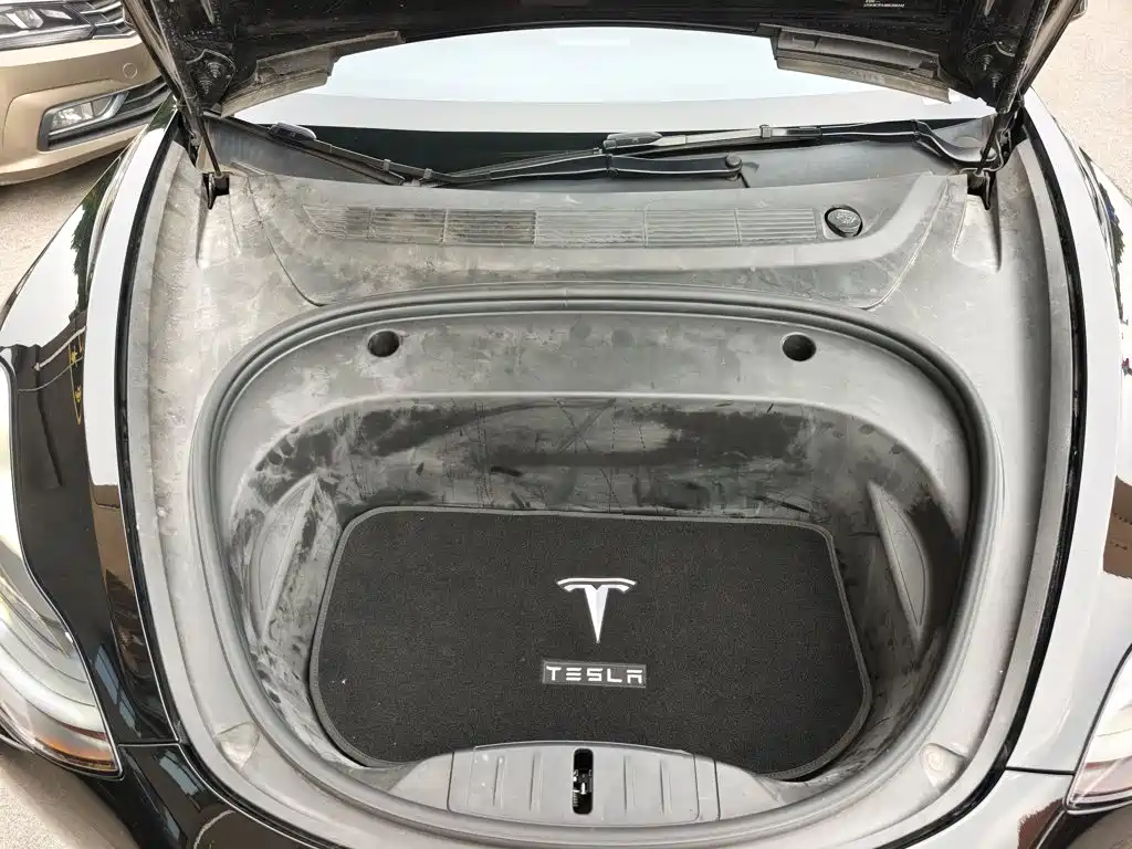 Tesla Model 3 — миниатюра 20