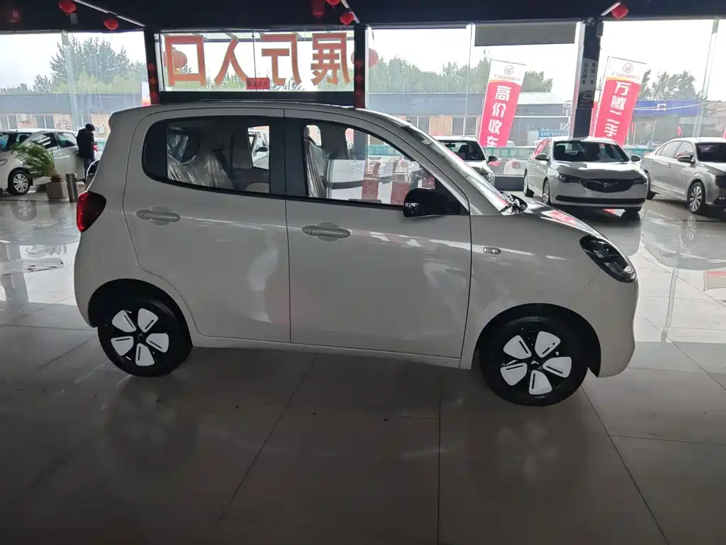Wuling MINIEV — миниатюра 6
