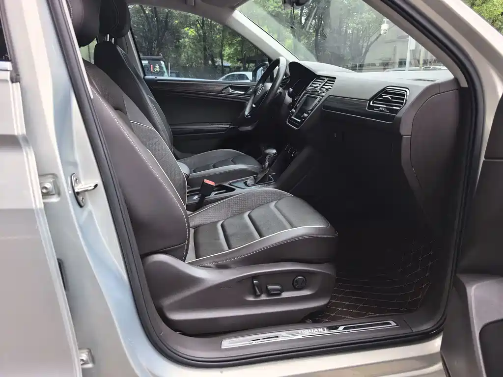 Volkswagen Tiguan L — миниатюра 12