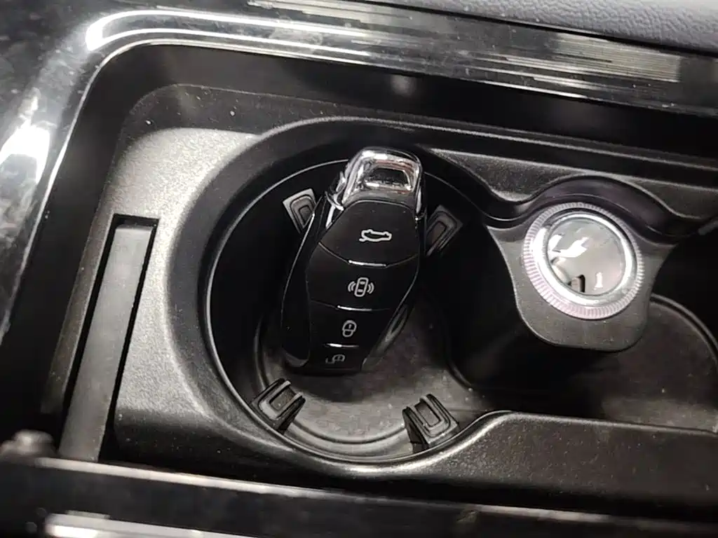Hongqi Hongqi H5 PHEV — миниатюра 9