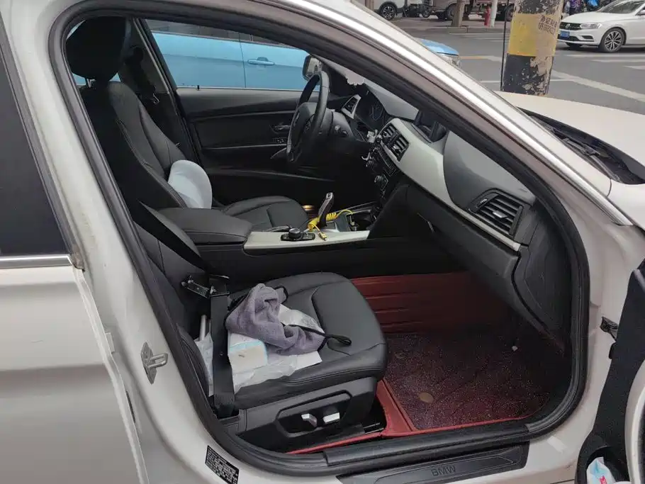 BMW 3 Series — миниатюра 8