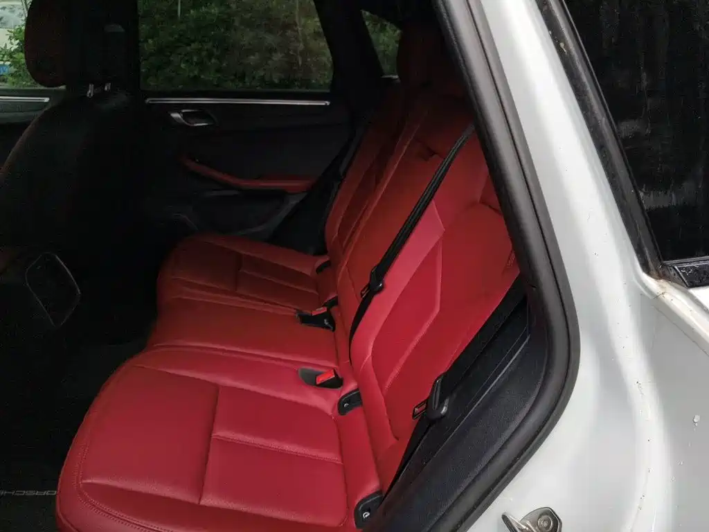 Porsche Macan — миниатюра 13